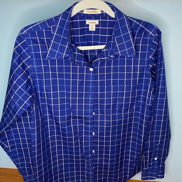 L.L. Bean Tops - Women’s L.L. Bean wrinkle-free blue plaid long-sleeved shirt